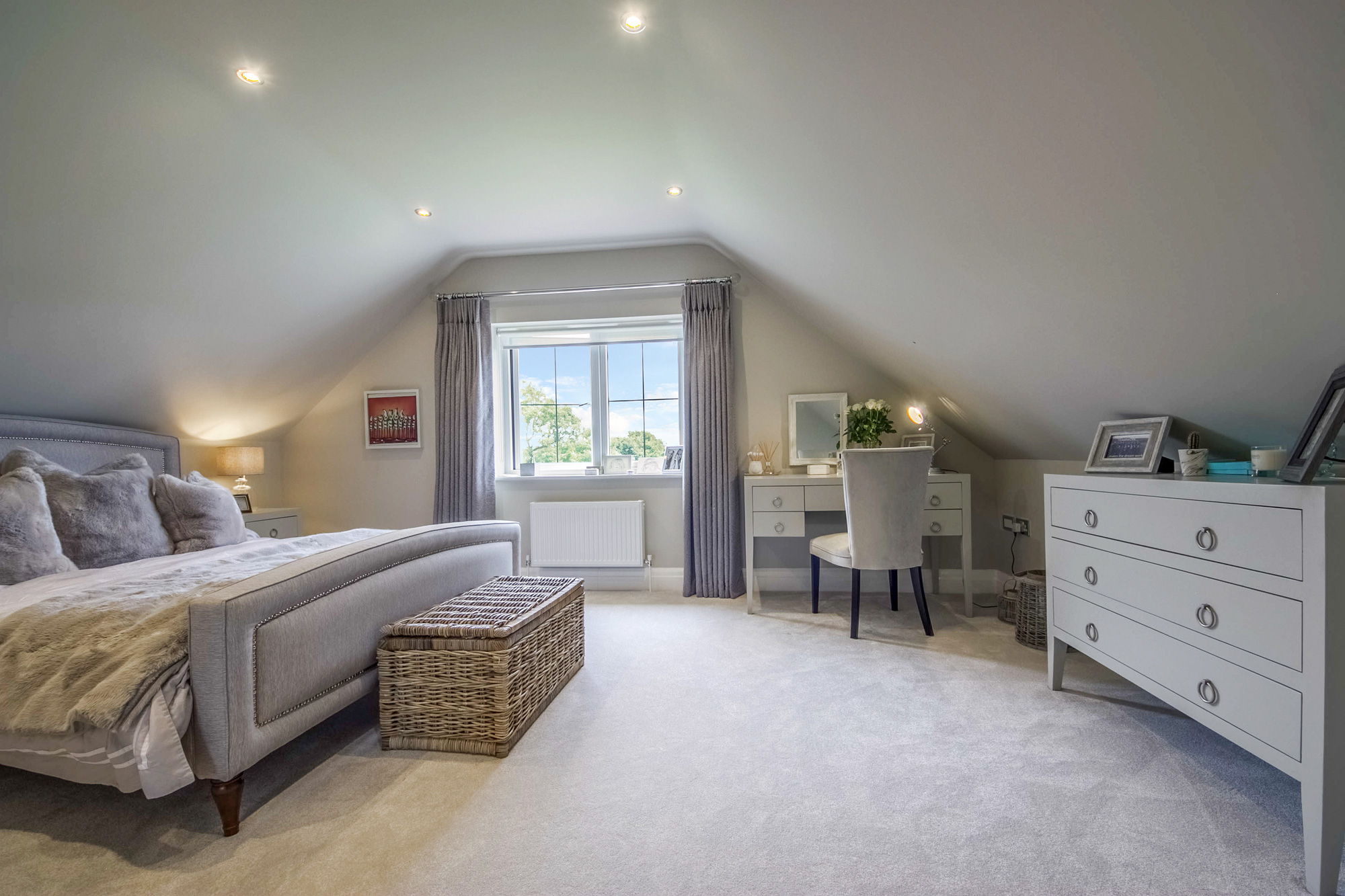 Pewley Heights, Guildford - view 11