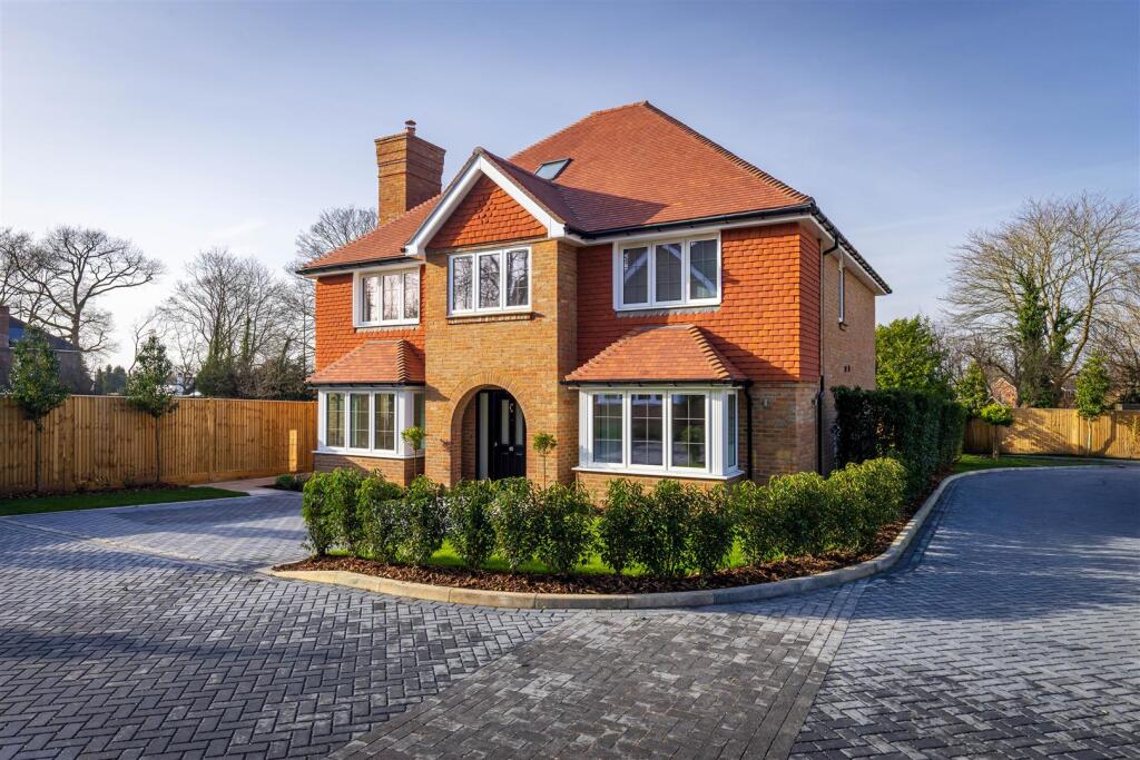 Horseshoe Crescent, Guildford