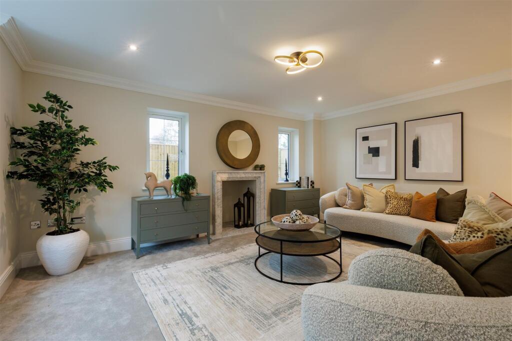 Horseshoe Crescent, Guildford - view 5